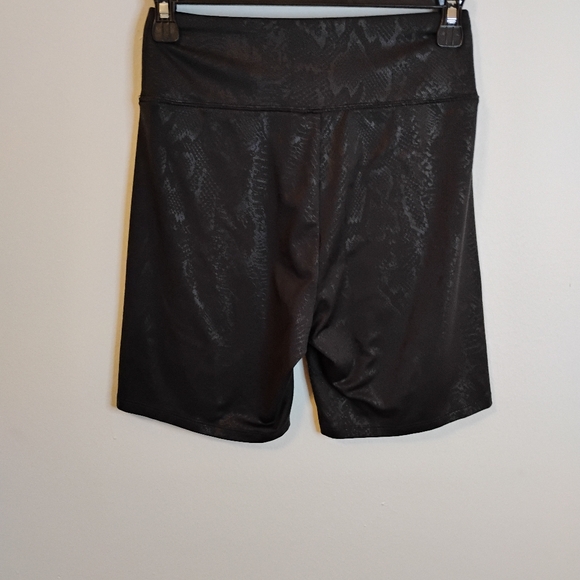 American Eagle Outfitters Textured Black Bike Shorts - Picture 3 of 9